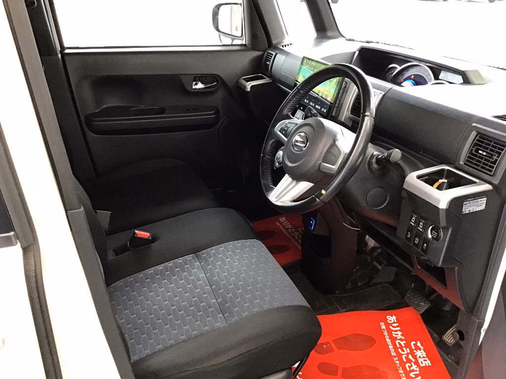 DAIHATSU WAKE