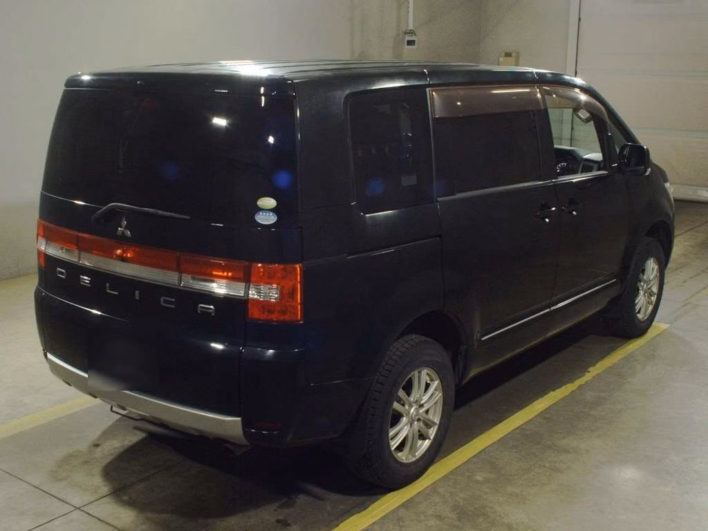 MITSUBISHI DELICA D:5