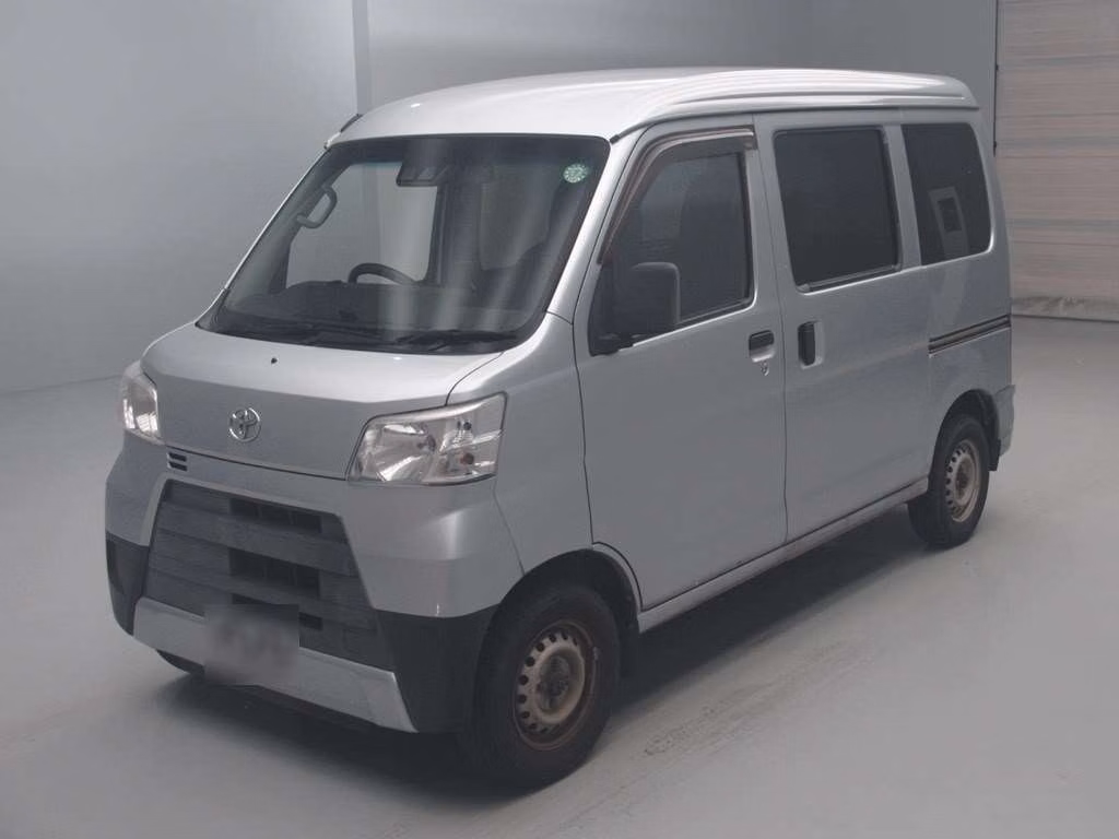 TOYOTA PIXIS VAN