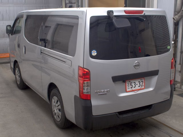 NISSAN NV350 CARAVAN