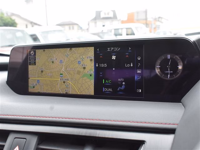 LEXUS UX200