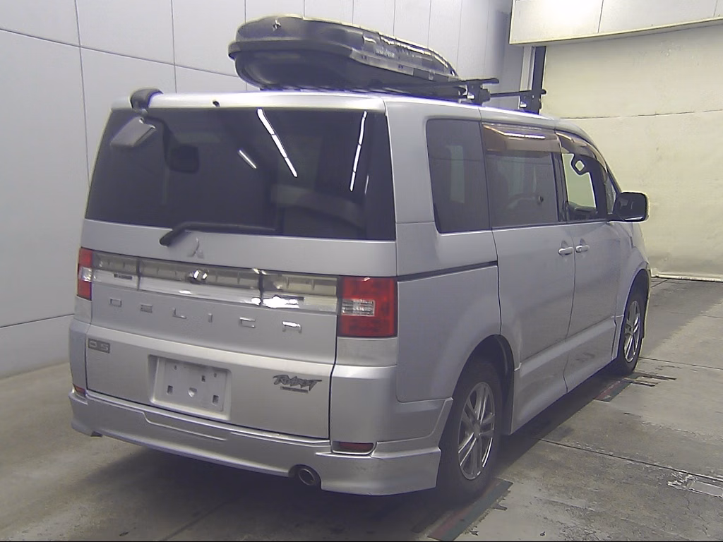 MITSUBISHI DELICA D:5