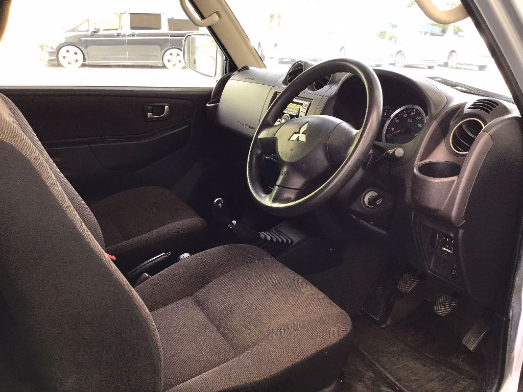 MITSUBISHI PAJERO MINI