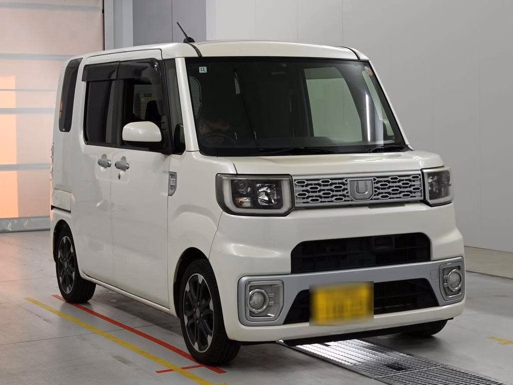 DAIHATSU WAKE
