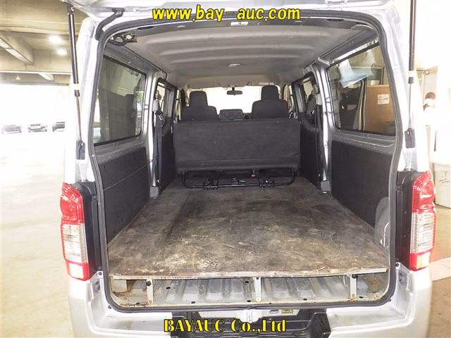 NISSAN NV350 CARAVAN