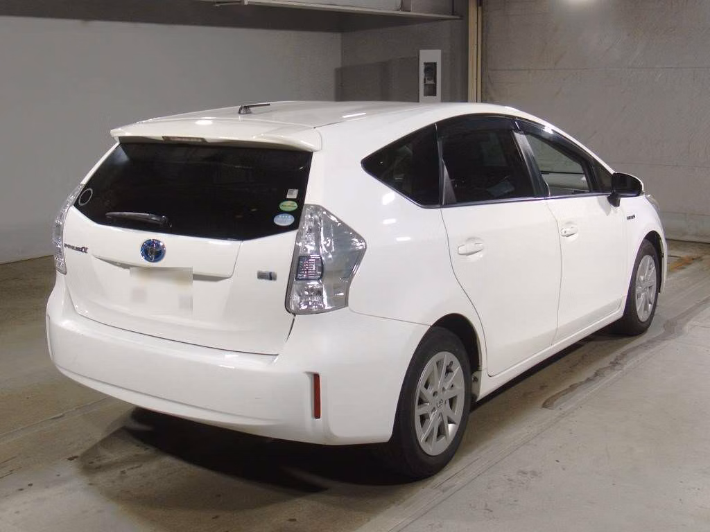 TOYOTA PRIUS ALPHA