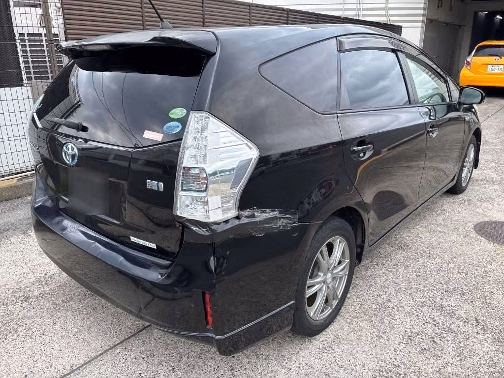 TOYOTA PRIUS ALPHA