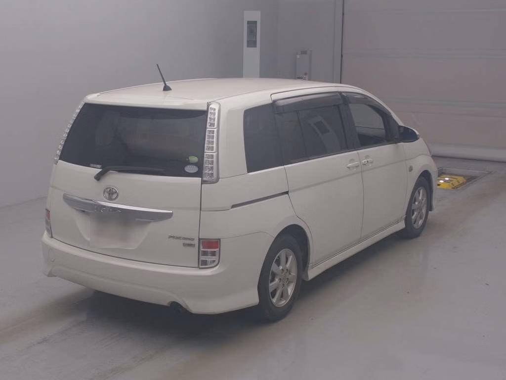 TOYOTA ISIS