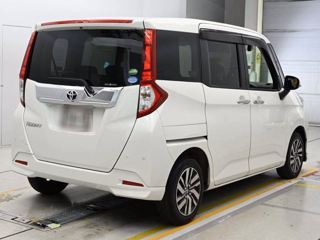 TOYOTA ROOMY