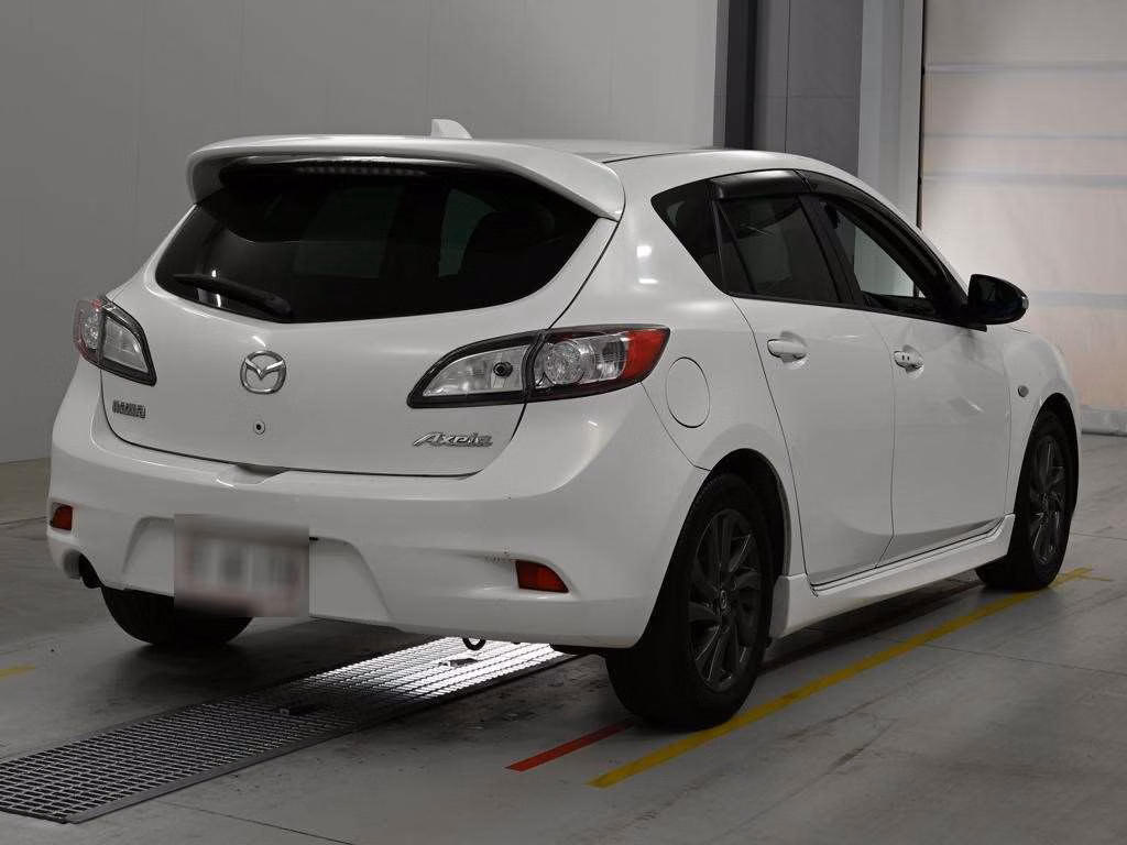 MAZDA AXELA