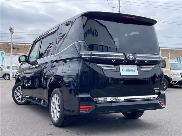 TOYOTA VOXY