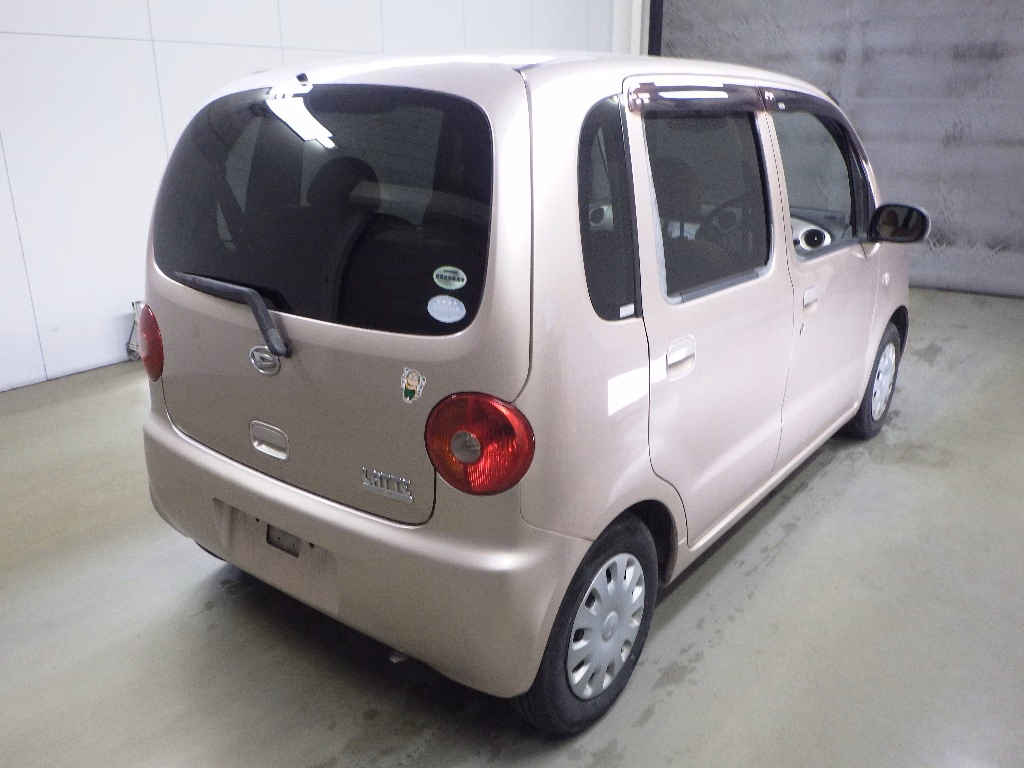 DAIHATSU MOVE LATTE