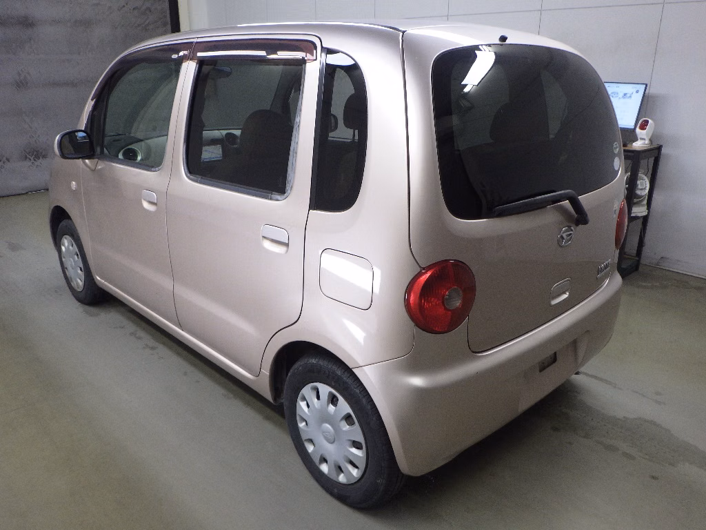 DAIHATSU MOVE LATTE
