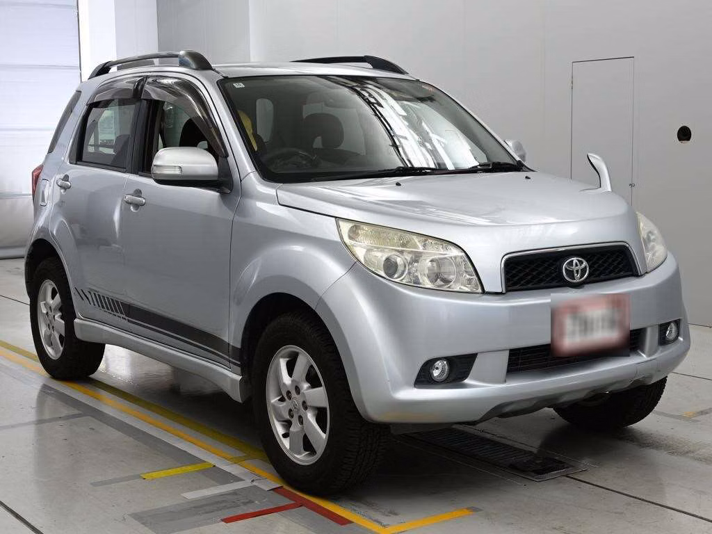 TOYOTA RUSH