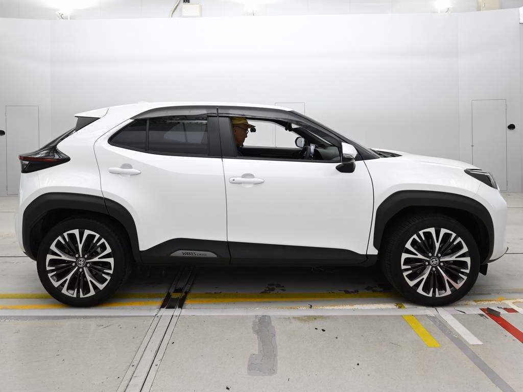 TOYOTA YARIS CROSS