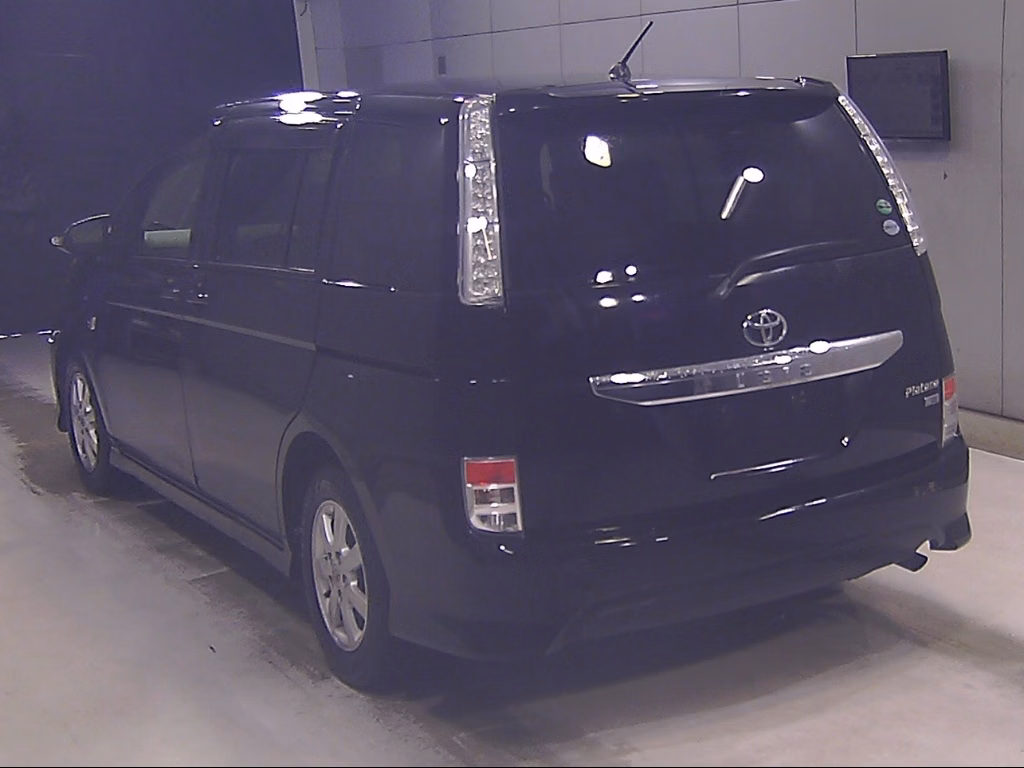 TOYOTA ISIS