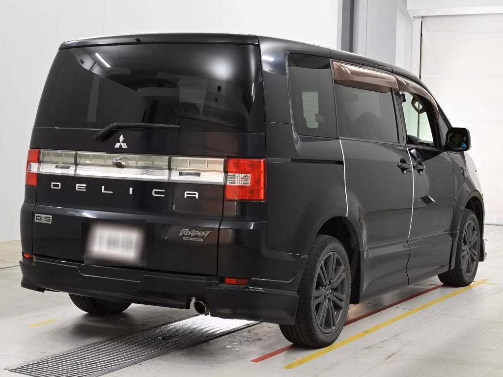 MITSUBISHI DELICA D:5