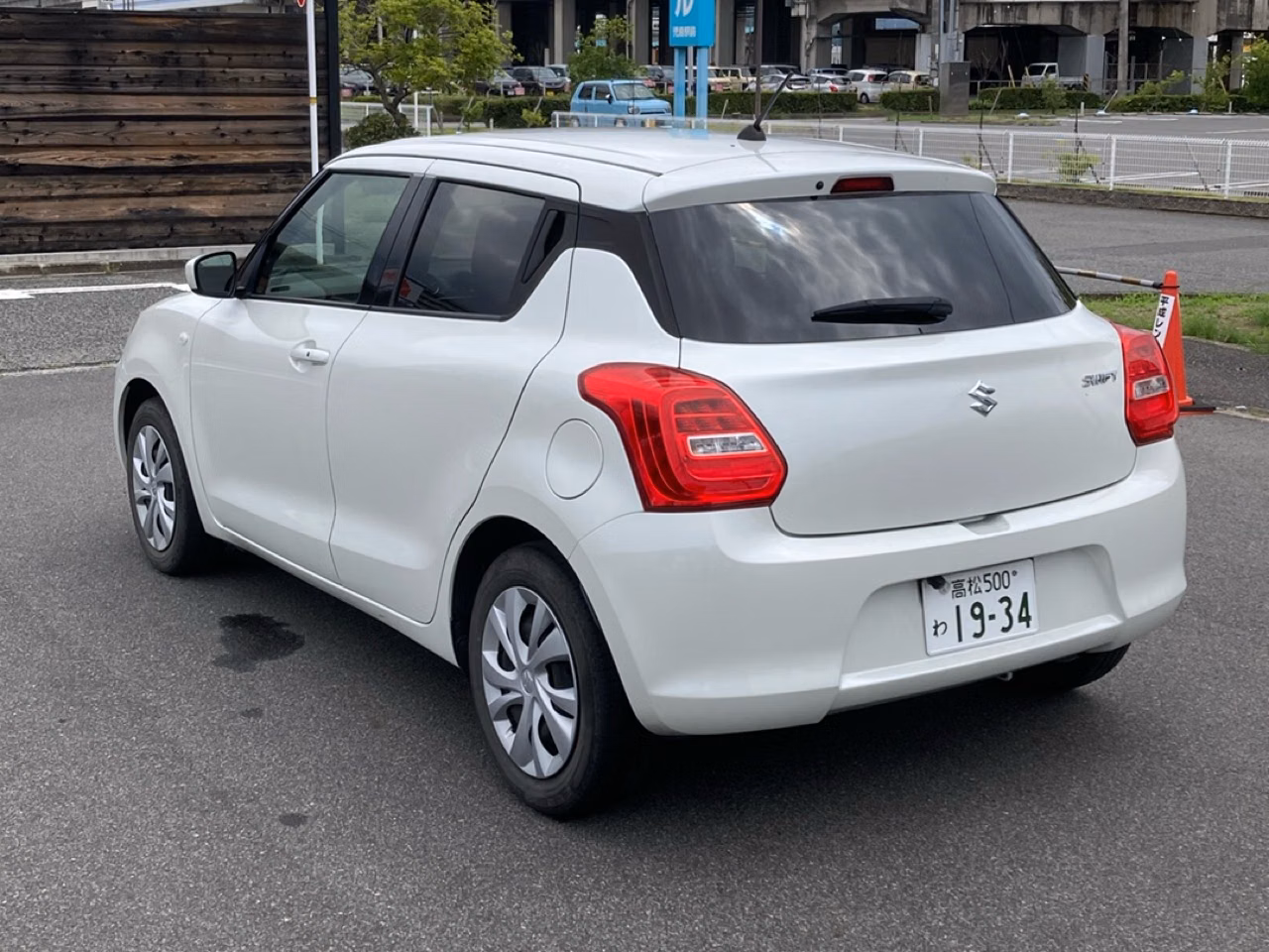 SUZUKI SWIFT