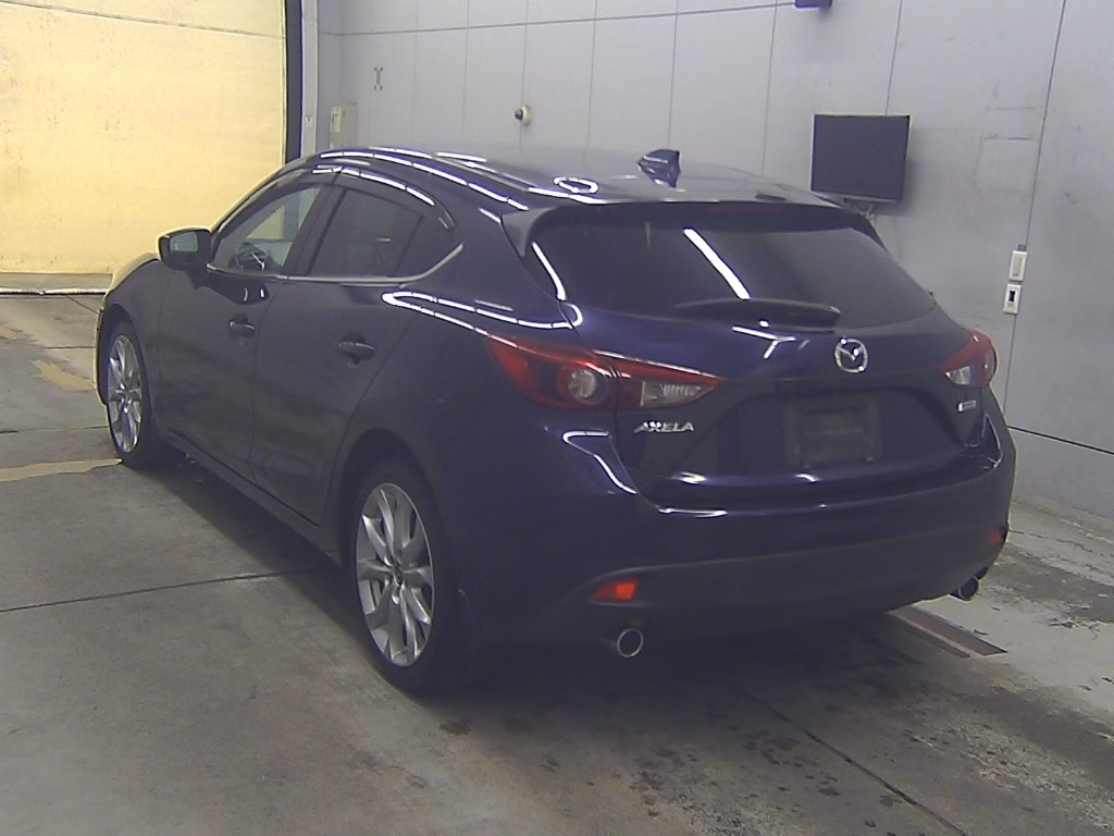 MAZDA AXELA