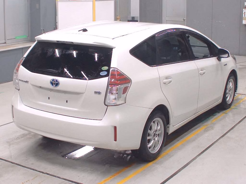 TOYOTA PRIUS ALPHA