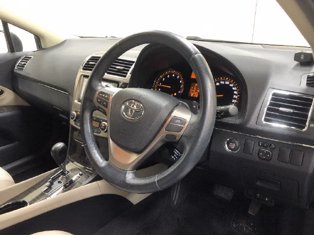 TOYOTA AVENSIS
