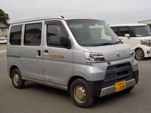TOYOTA PIXIS VAN