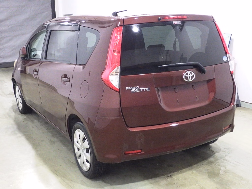 TOYOTA PASSO SETTE
