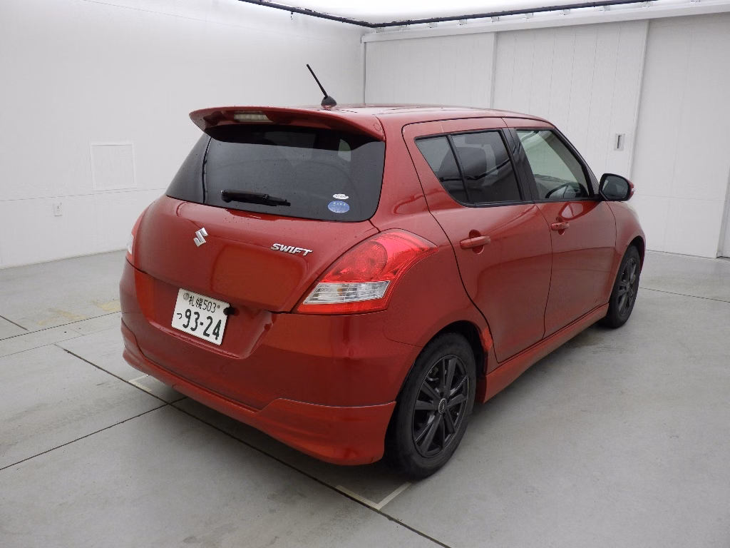 SUZUKI SWIFT