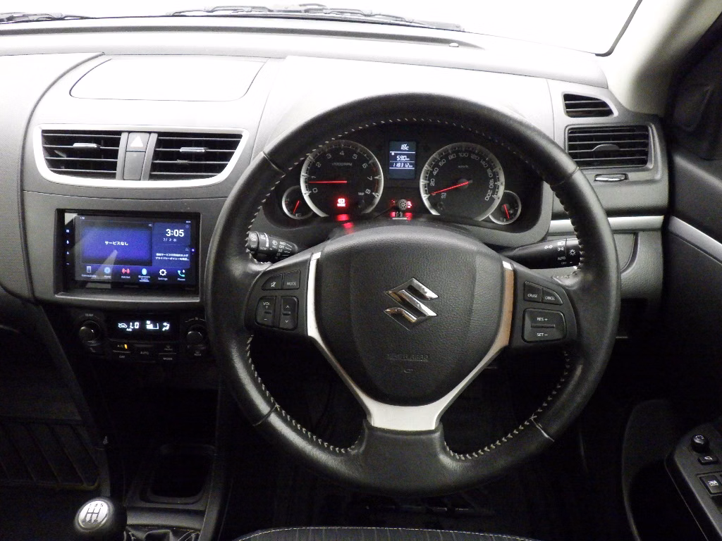 SUZUKI SWIFT
