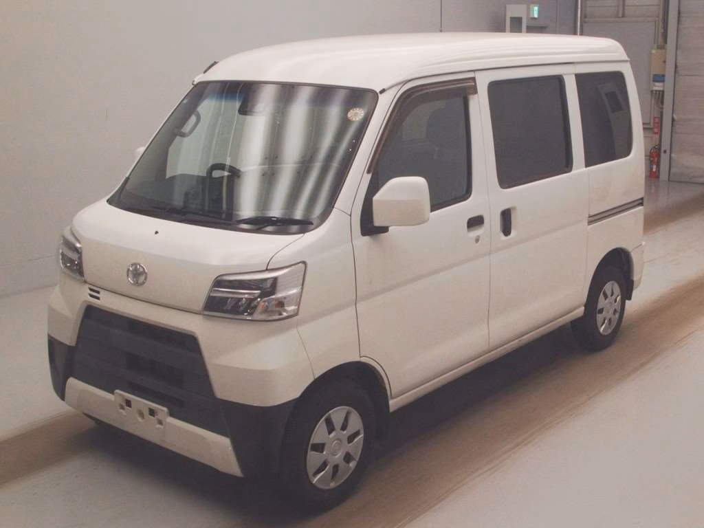 TOYOTA PIXIS VAN