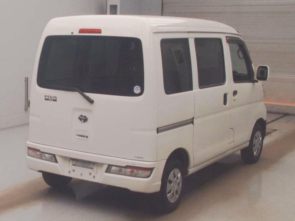 TOYOTA PIXIS VAN