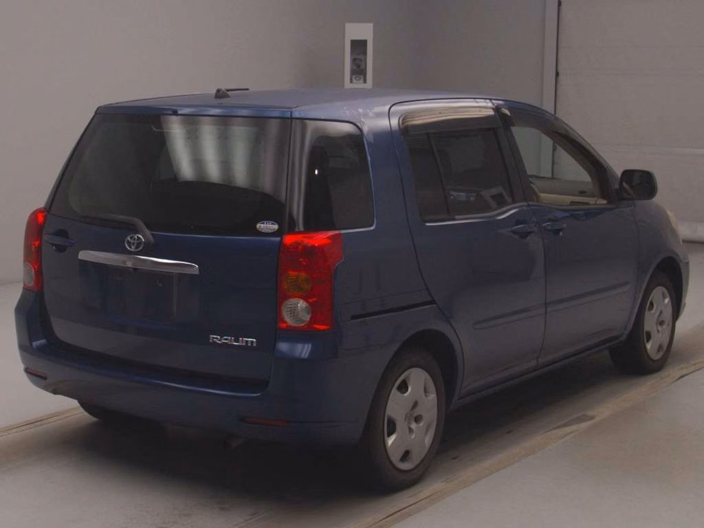 TOYOTA RAUM