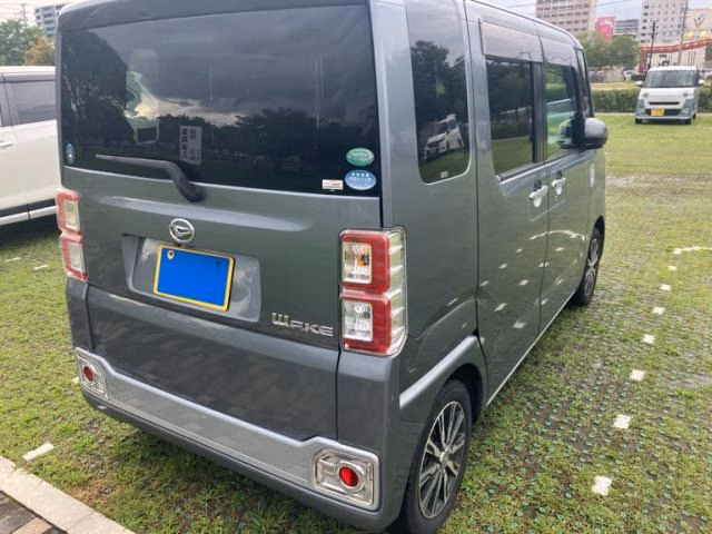 DAIHATSU WAKE