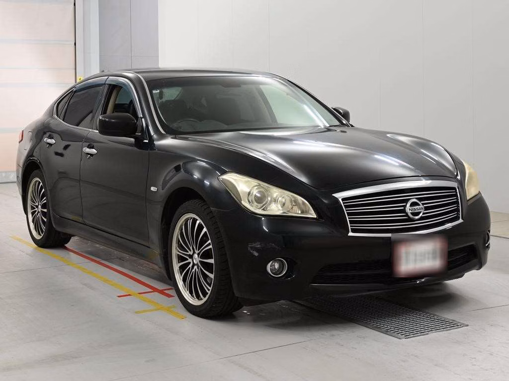 NISSAN FUGA