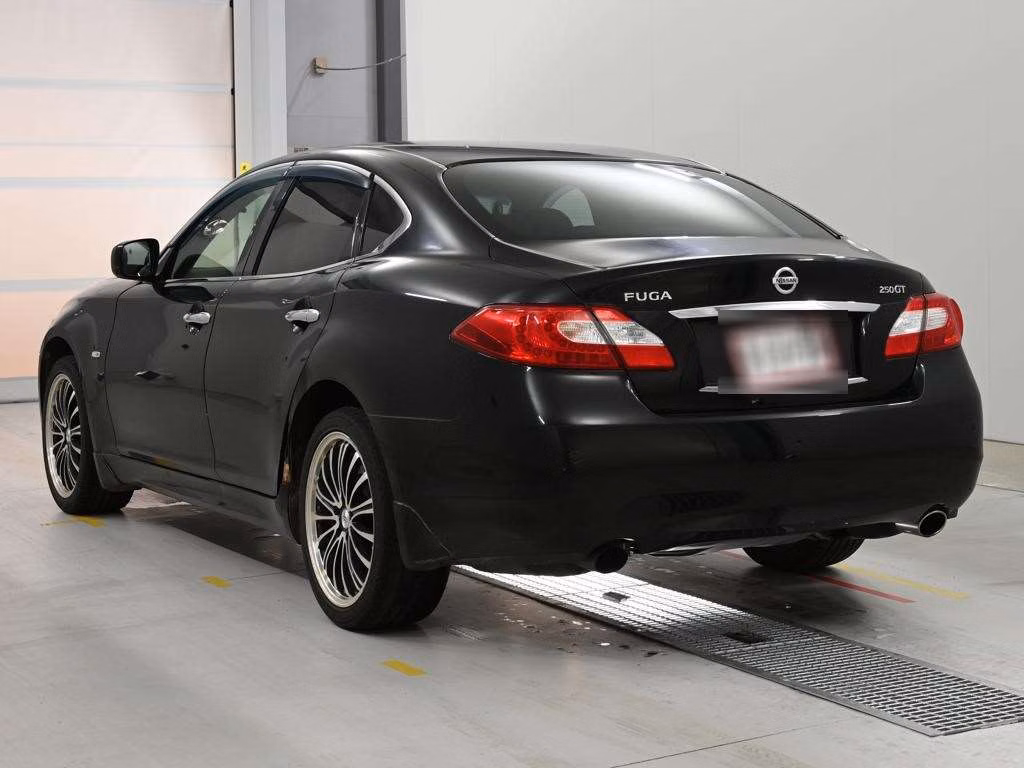 NISSAN FUGA
