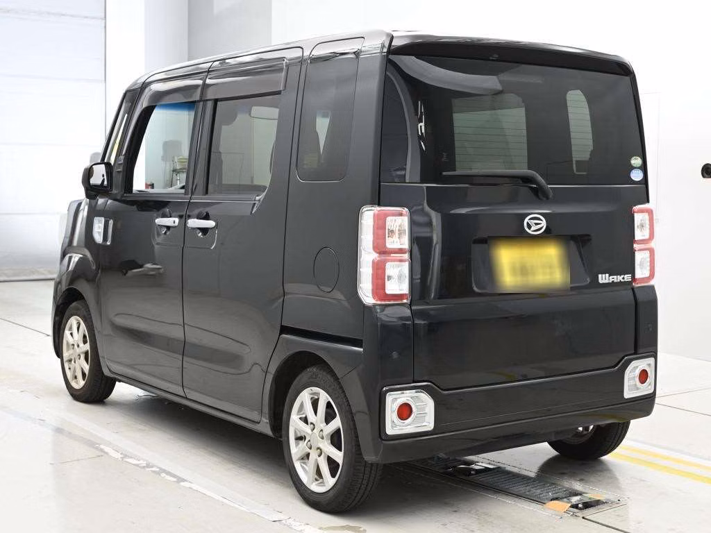 DAIHATSU WAKE