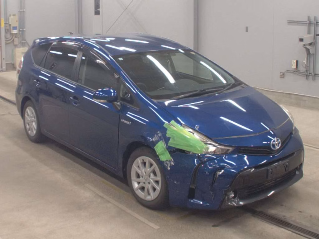 TOYOTA PRIUS ALPHA