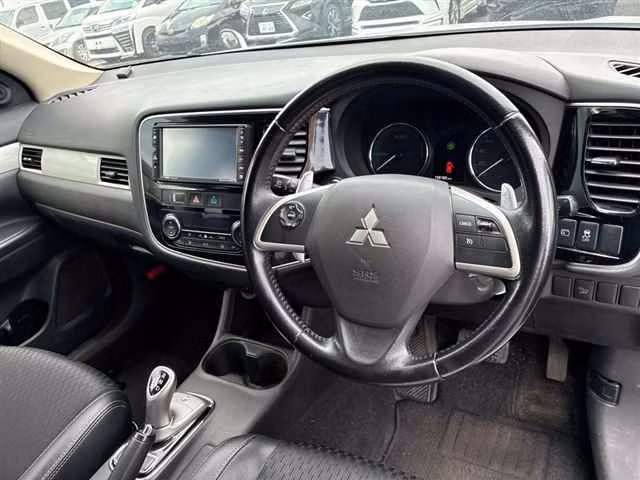 MITSUBISHI OUTLANDER