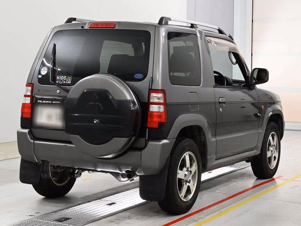 MITSUBISHI PAJERO MINI