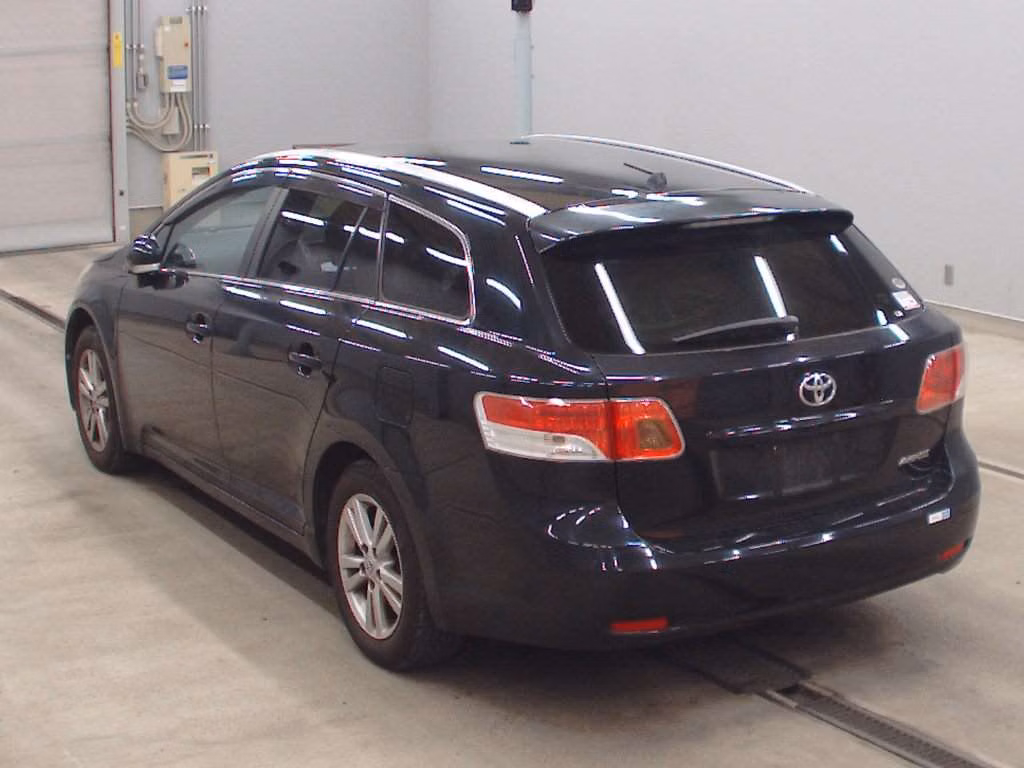 TOYOTA AVENSIS
