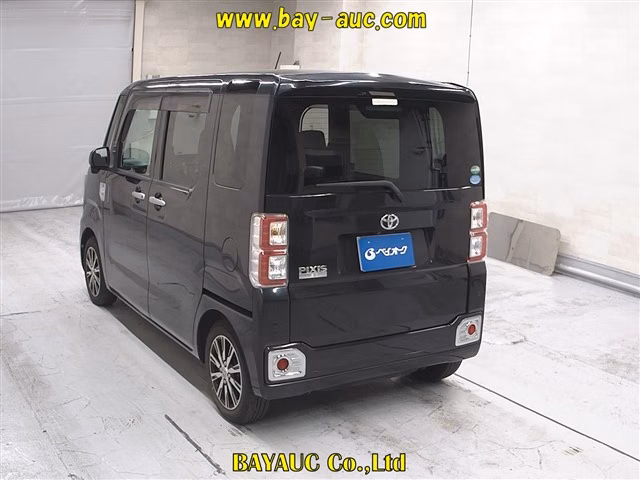 TOYOTA PIXIS MEGA
