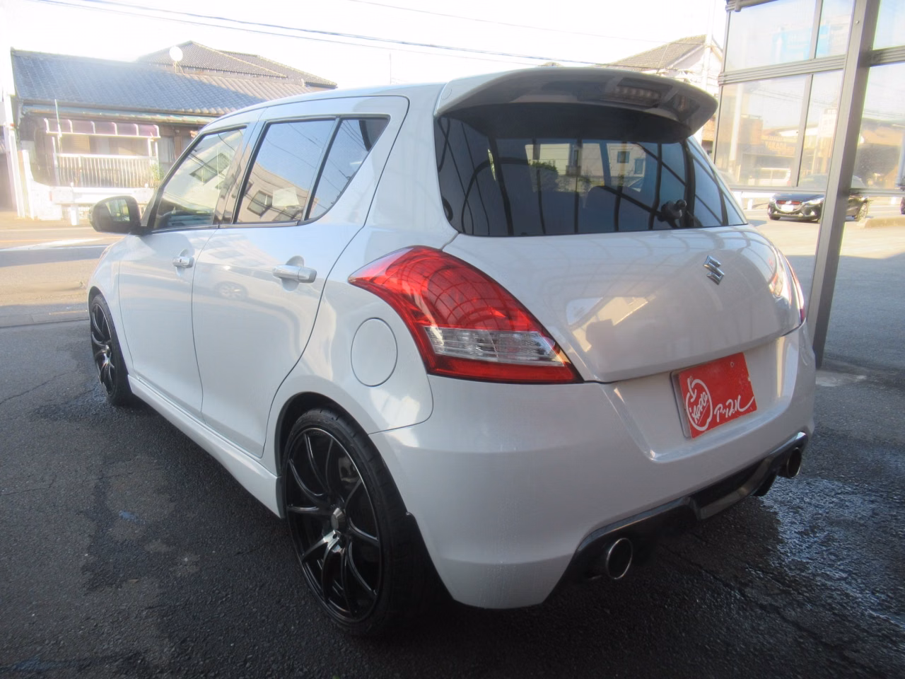 SUZUKI SWIFT