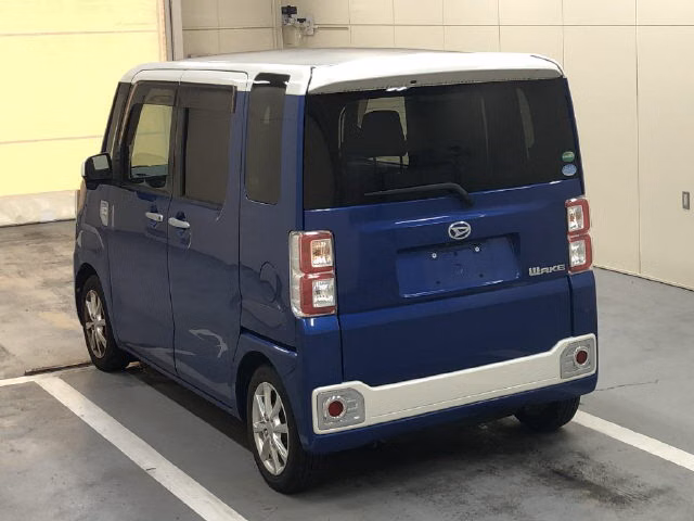 DAIHATSU WAKE