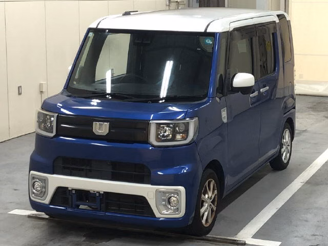 DAIHATSU WAKE