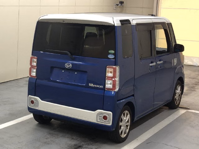 DAIHATSU WAKE