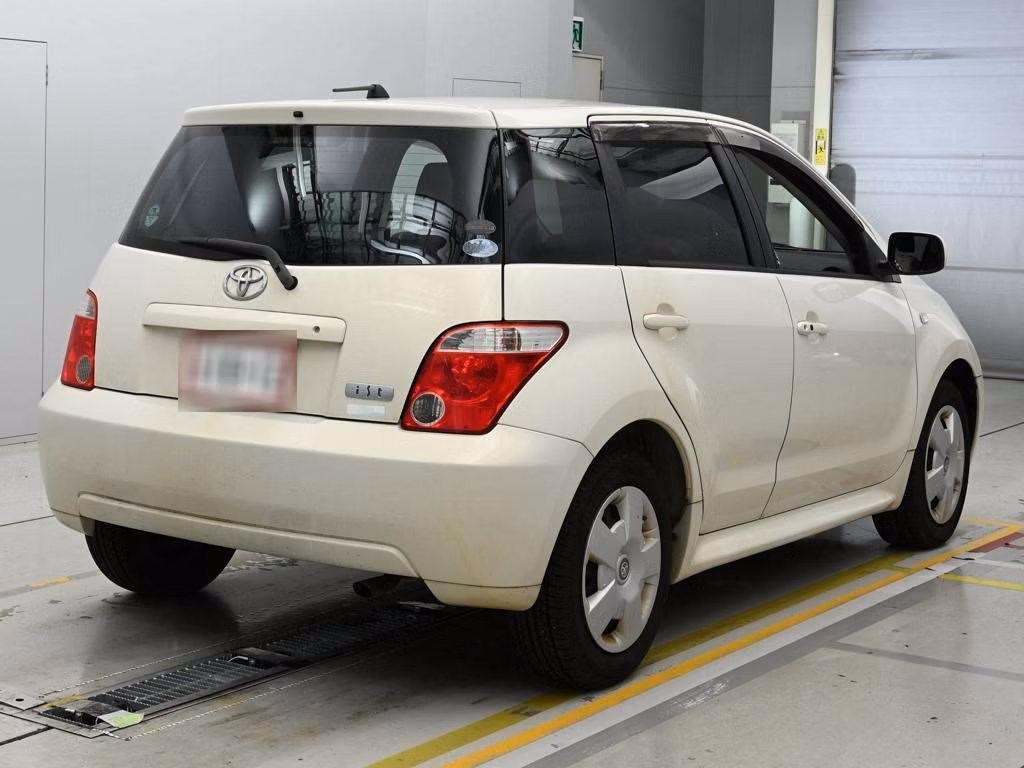 TOYOTA IST