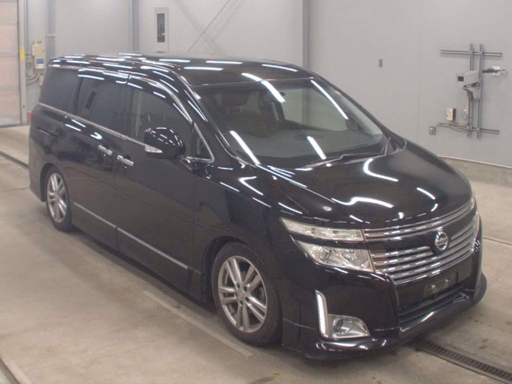 NISSAN ELGRAND