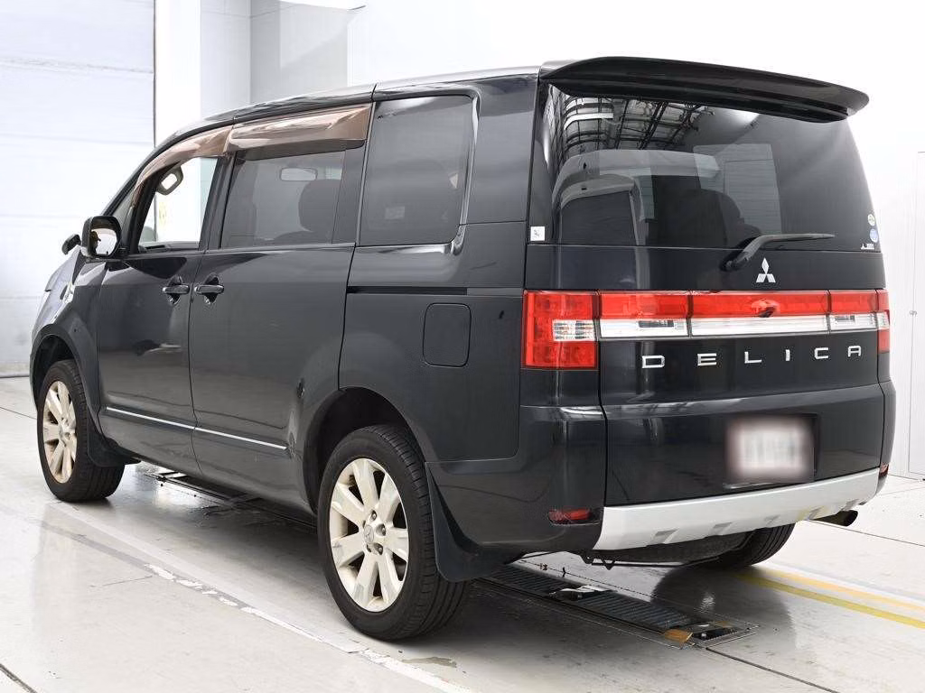 MITSUBISHI DELICA D:5