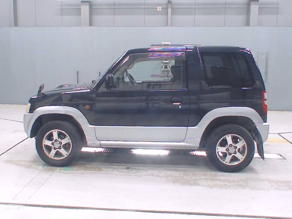 MITSUBISHI PAJERO MINI
