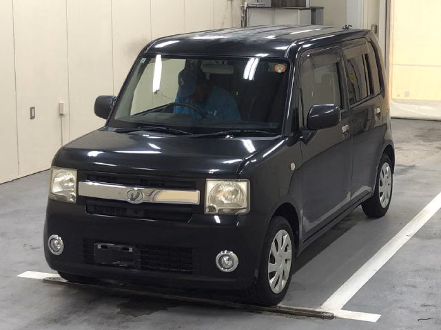 DAIHATSU MOVE CONTE
